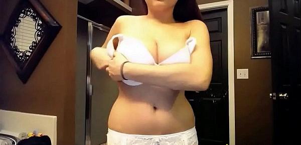  Sexy Busty Girl Tessa Fowler webcam show 2